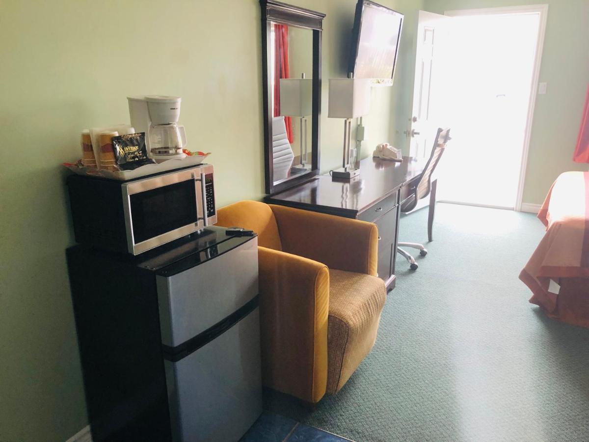 Perth Plaza Inn & Suites Eksteriør billede