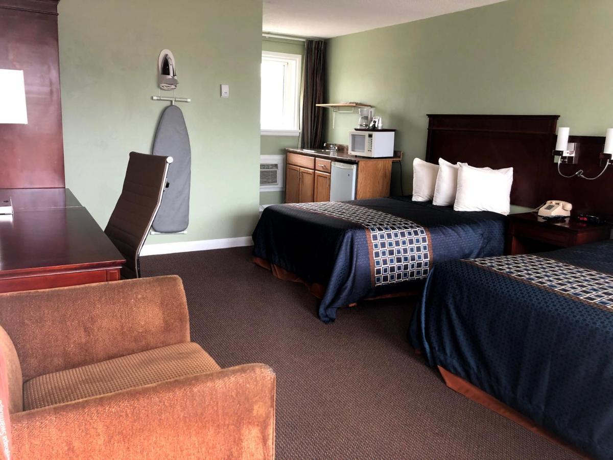 Perth Plaza Inn & Suites Eksteriør billede
