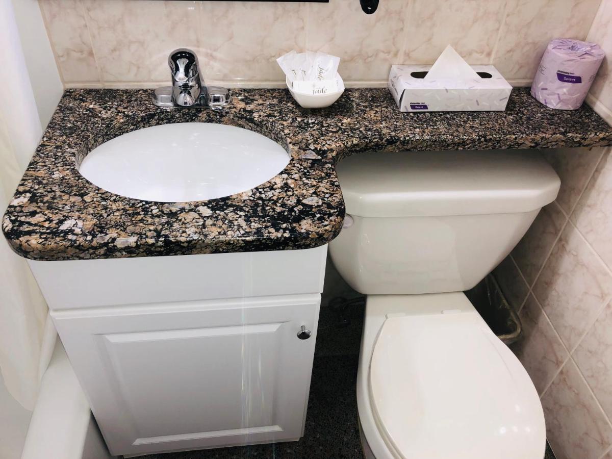 Perth Plaza Inn & Suites Eksteriør billede