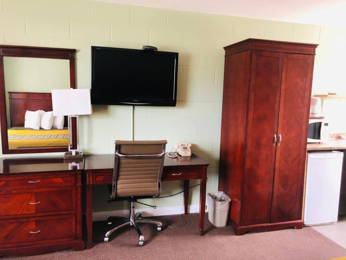 Perth Plaza Inn & Suites Eksteriør billede