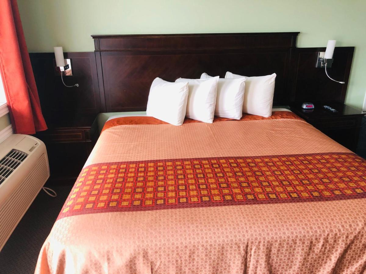 Perth Plaza Inn & Suites Eksteriør billede
