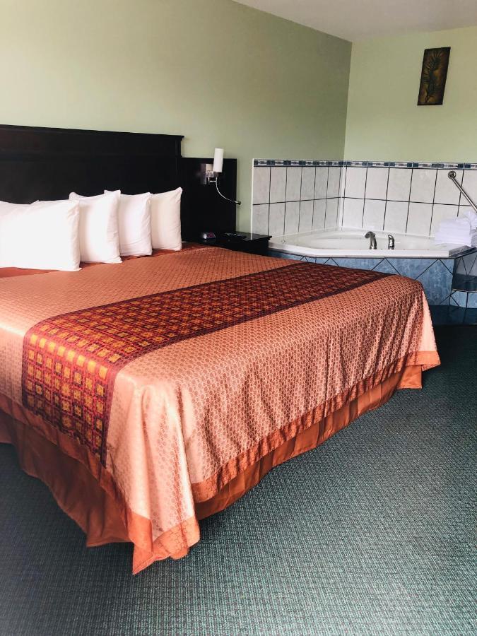 Perth Plaza Inn & Suites Eksteriør billede