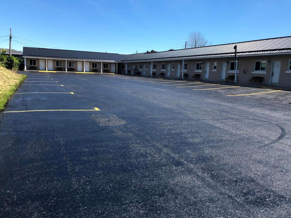 Perth Plaza Inn & Suites Eksteriør billede