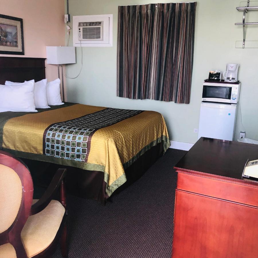Perth Plaza Inn & Suites Eksteriør billede