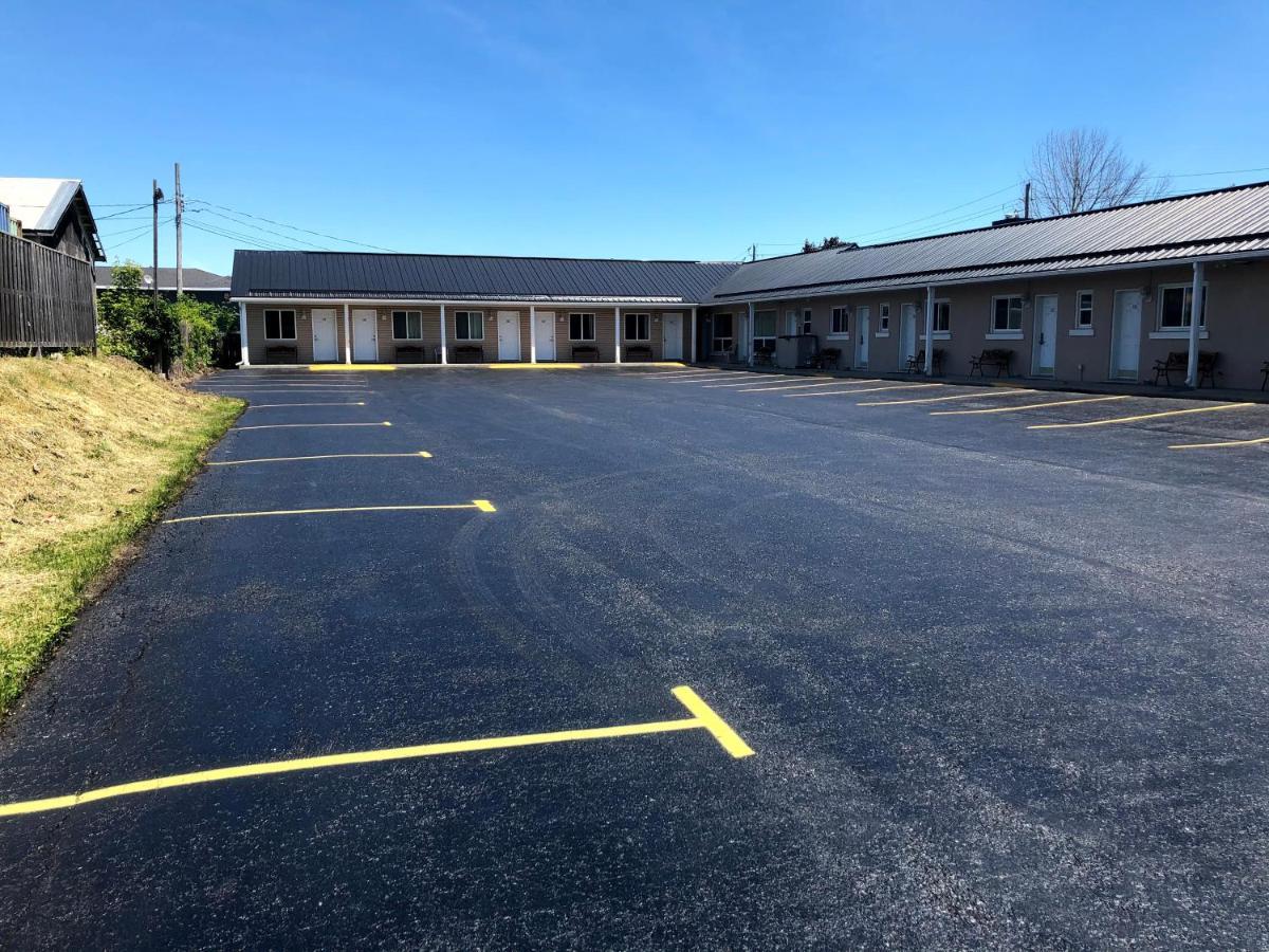 Perth Plaza Inn & Suites Eksteriør billede