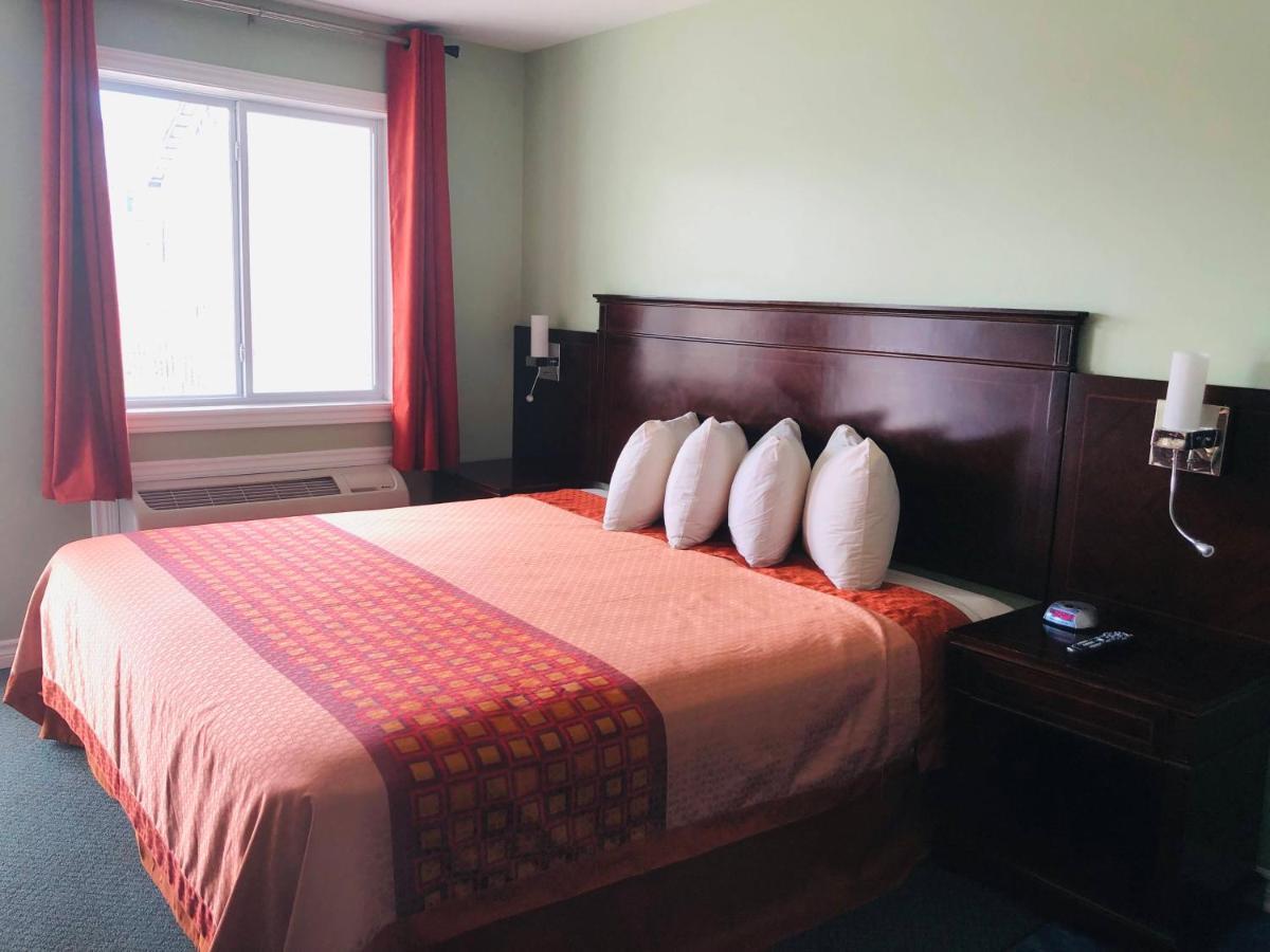 Perth Plaza Inn & Suites Eksteriør billede