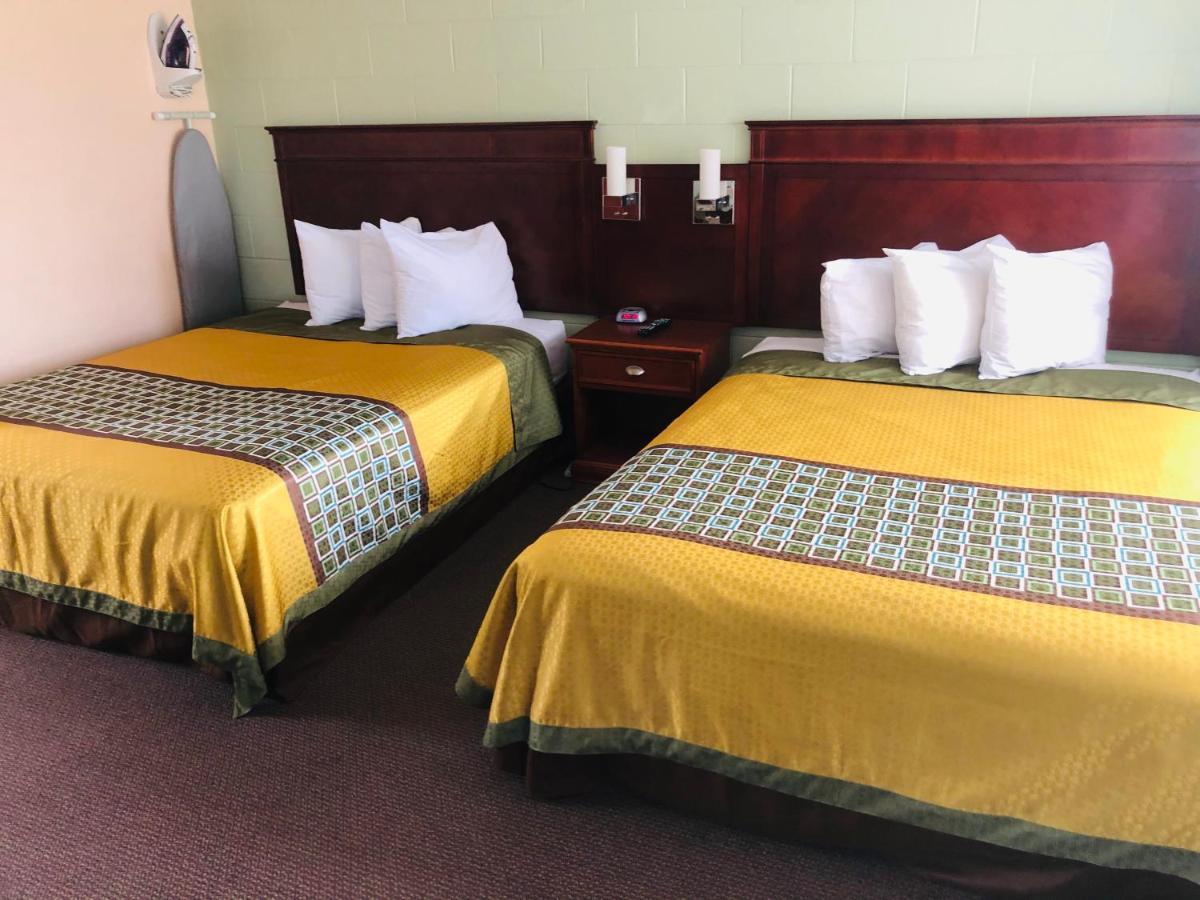 Perth Plaza Inn & Suites Eksteriør billede