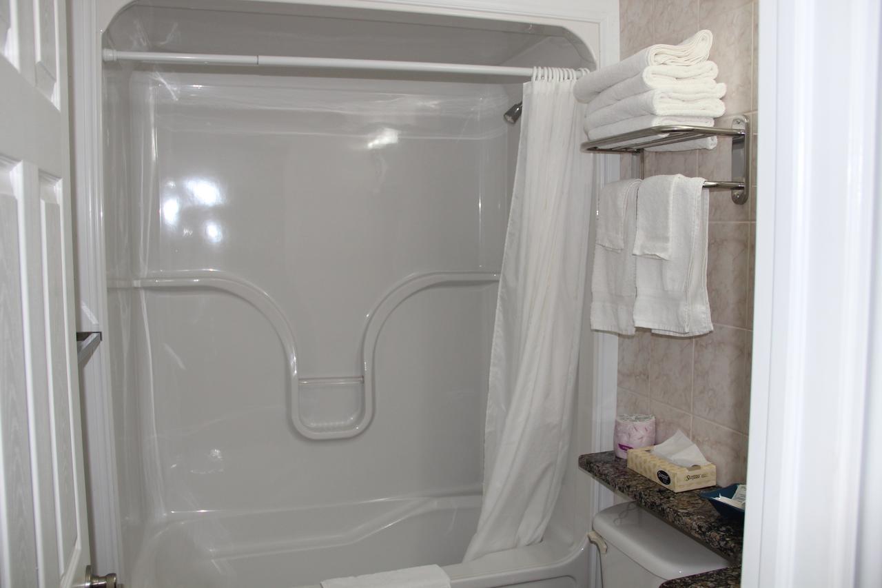 Perth Plaza Inn & Suites Eksteriør billede