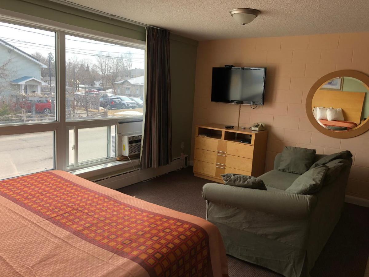 Perth Plaza Inn & Suites Eksteriør billede