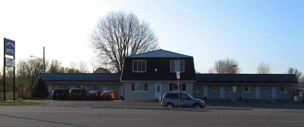 Perth Plaza Inn & Suites Eksteriør billede